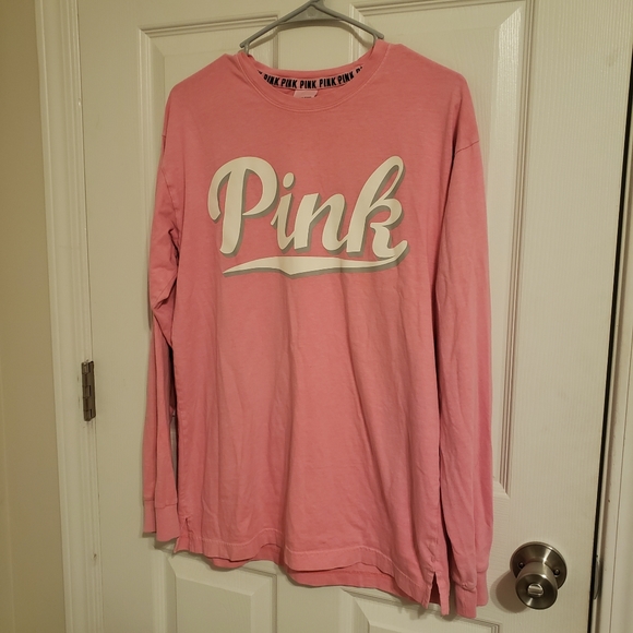 3/30 Victoria's Secret PINK longsleeve. Soft and Comfy. Size Small.